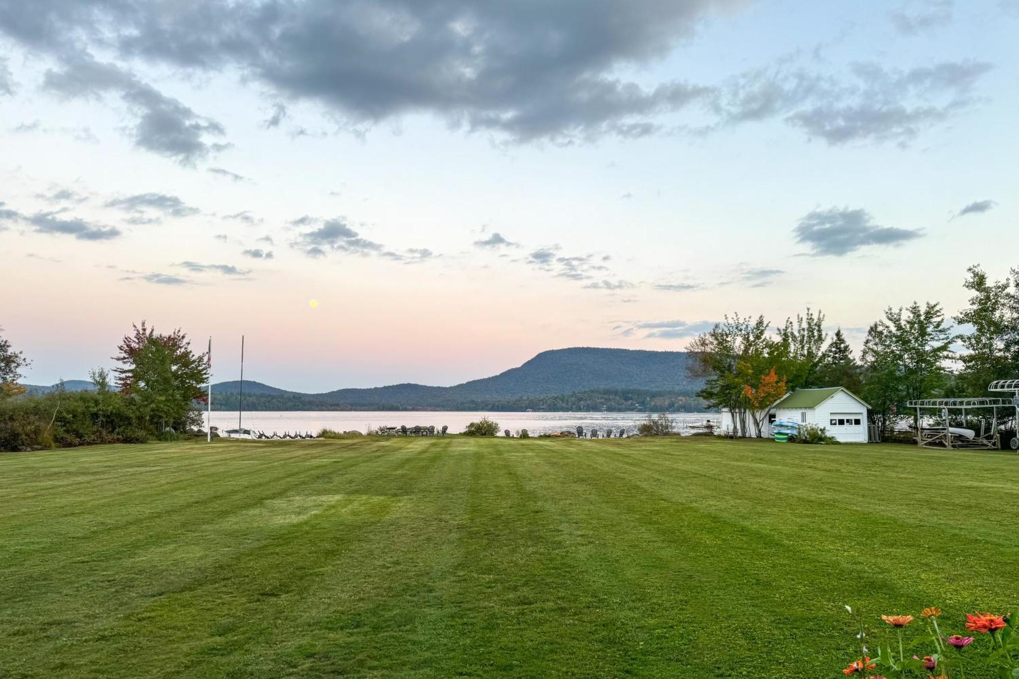 Lake Pleasant Cabin On 3 Acres With Kayaks And Beach! Εξωτερικό φωτογραφία