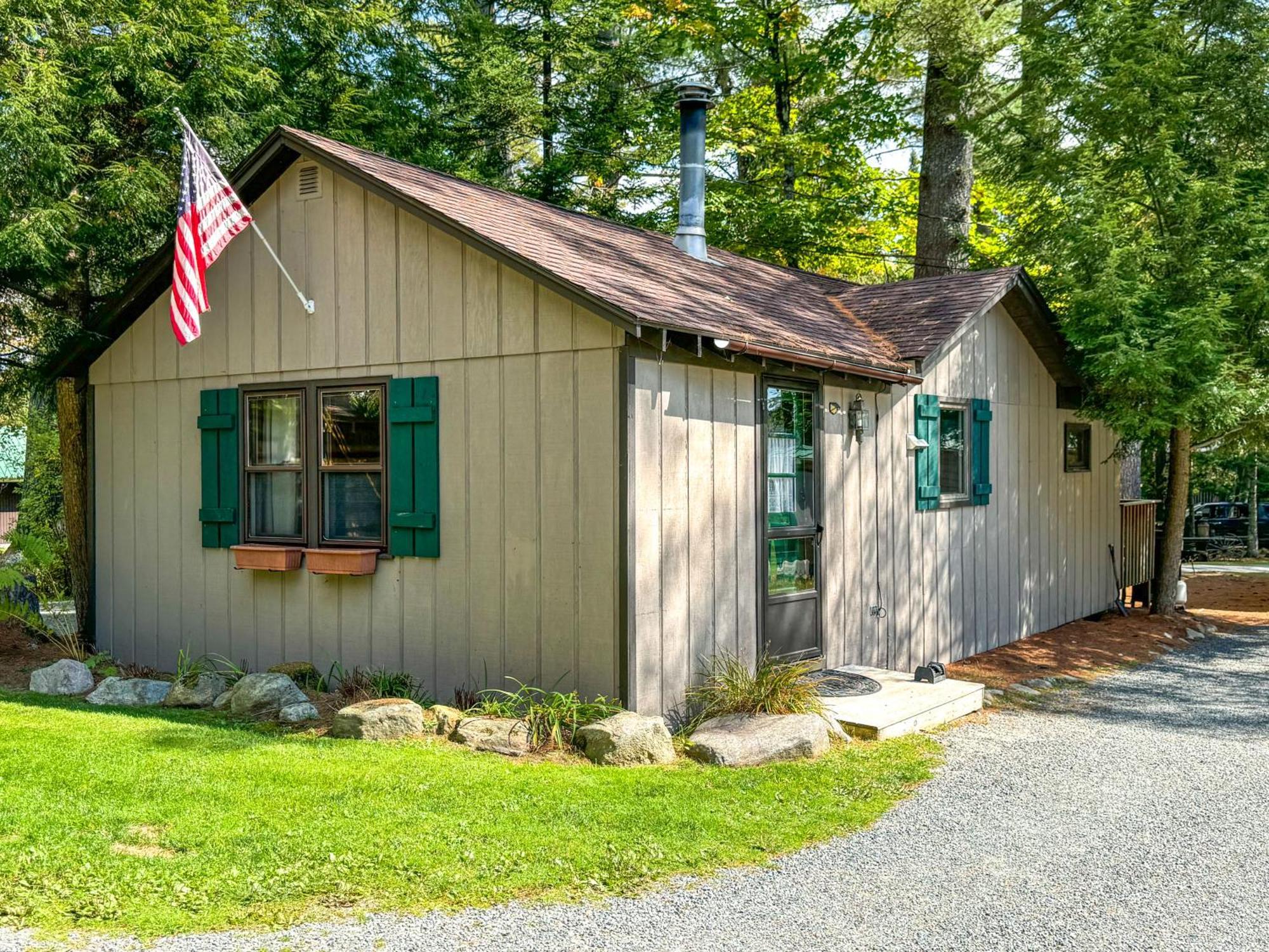 Lake Pleasant Cabin On 3 Acres With Kayaks And Beach! Εξωτερικό φωτογραφία