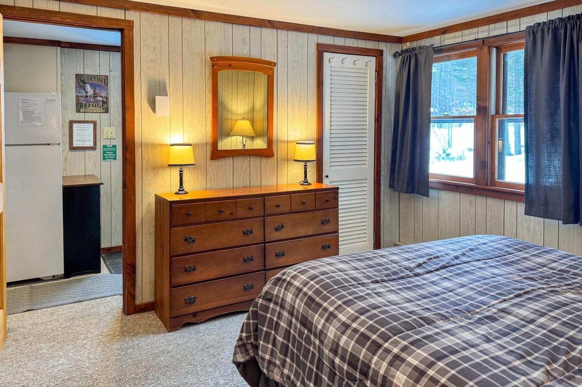 Lake Pleasant Cabin On 3 Acres With Kayaks And Beach! Εξωτερικό φωτογραφία