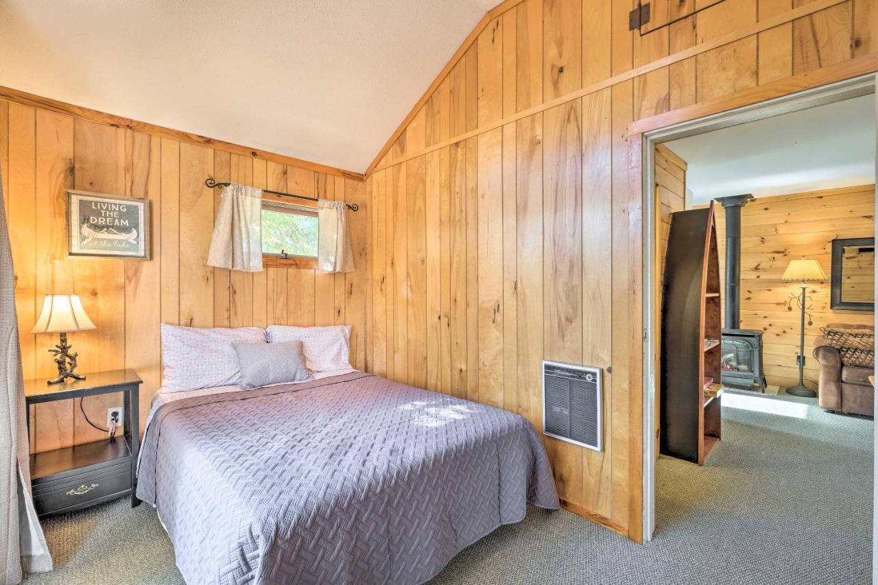 Lake Pleasant Cabin On 3 Acres With Kayaks And Beach! Εξωτερικό φωτογραφία